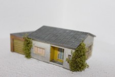 Bungalow Haus mit Beleuchtung Spur H0 Modellbahn