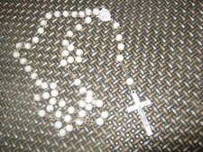 alter Rosenkranz weiß -  aus Nachlass, Erbe (2)