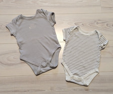 NEU + WIE NEU ** 2 Bodys PRIMARK ** Baby grau gestreift Body unisex ** Gr. 74