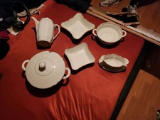 Service Mit Schalen Kanne Usw