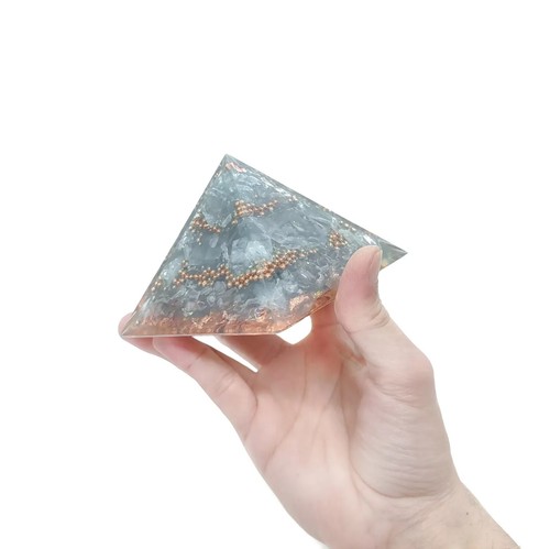 Orgonit pyramide kristall des - orgonit,