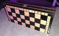 Handgefertigtes geschnitztes