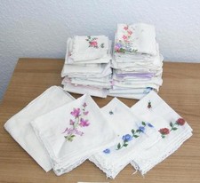 viele schöne Stoff Taschentücher Set 34 Stück Konvolut kleine Deckchen