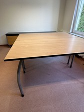 Besprechungstisch 160x160x86 cm melanin-buche WERNER WORKS