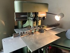 Spindelbohrmaschine aus Druckerei - Copyshop - Papierbohrmaschine