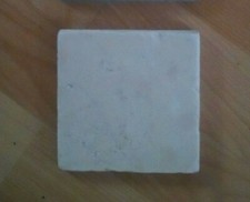 Kleine, quadratische Fliesen: weiß (italienischer Marmor) oder hellrosé UPDATE !