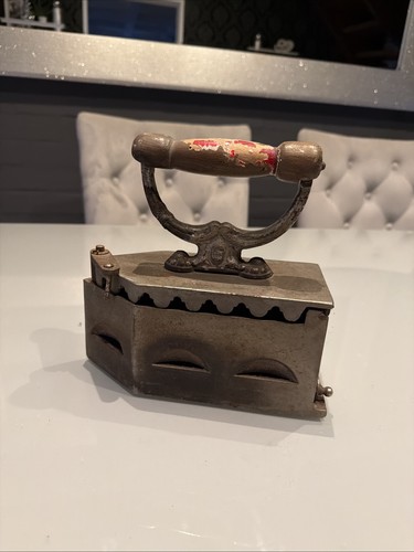 Antikes holzkohlebügeleisen - antikes,