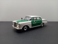 Ixo 1:43 Mercedes 200 W110