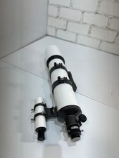 TS-Refraktor Teleskop 127/820, mit Halterung und verstellbarer Linsenaufnahme