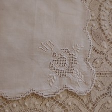 Deckchen - Serviette - Stickerei - Spitze - Handarbeit - Advent/Weihnachten 