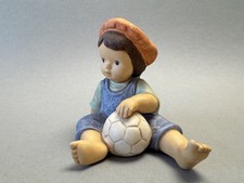 Goebel Sammelfigur Junge mit