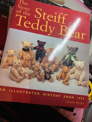 Steiff teddy bear illustrated - teddy,