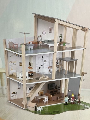 Großes puppenhaus aus holz - puppenhaus,