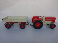 alter Traktor mit Anhänger ZT
