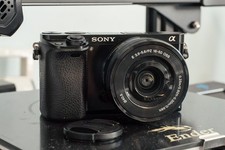 Sony Alpha α6000 24.3MP with