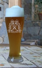 Weizenglas mit Zunftwappen und