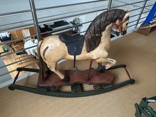 Schaukelpferd aus Holz - alt -