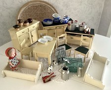 Konvolut - altes Puppenhaus /