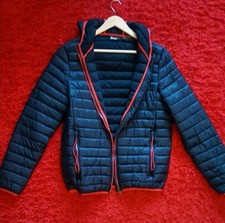 neue und unbenutzte