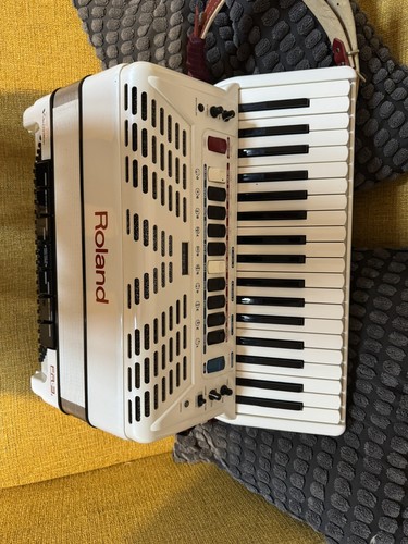 Roland v akkordeon - fr-3s, v-akkordeon