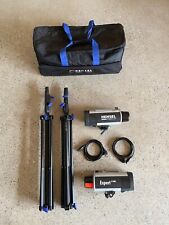 2 x Hensel Expert D 1000 Studioblitz/ Blitzgerät mit Stativ, Zustand NEUWERTIG