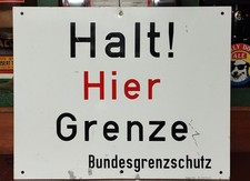 Altes Schild DDR Grenze