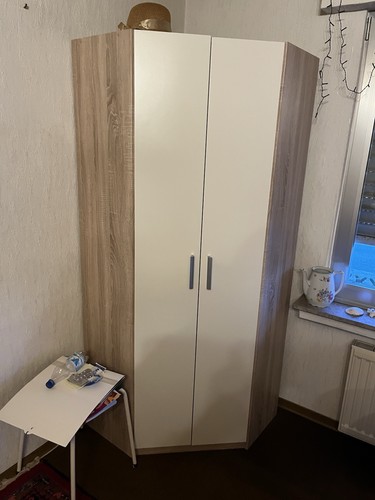 Massiver eckschrank aus holz - massiver,