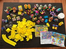 viele verschiedene Sammelfiguren, Gleise und Einzelteile von Onken Frufoo