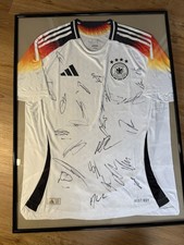 Original Team signiertes DFB