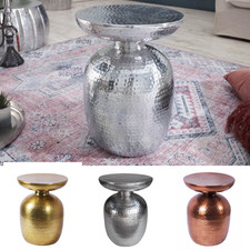 Handgearbeiteter Beistelltisch