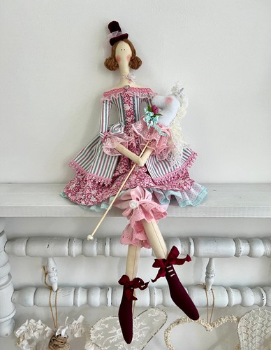 Mademoiselle adelina regency - mademoiselle,