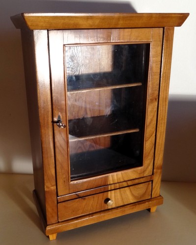 Seltener modellglasschrank - seltener,