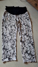 Lange Jogginghose von Yessica Größe 50 Schwangerschaft Umstandsmode schwarz weiß