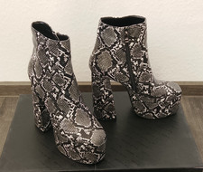 Ellie Taylor by Giaro High