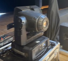 2x Martin Mac700Profile