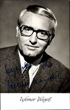 Ak Radiomoderator Werner Veigel, Portrait, Autogramm, Brille - 3946457
