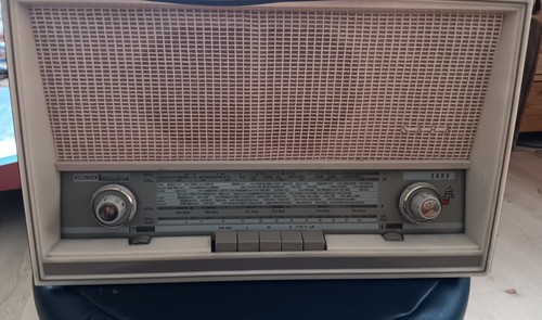 Altes röhrenradio saba - altes,