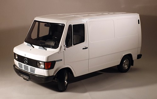 Scale mercedes 208 d - 208,