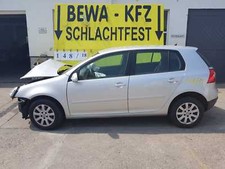 Schlachtfest / VW Golf 5 V 1,6    / Ausschnitt vom Einstieg Nr.148/18