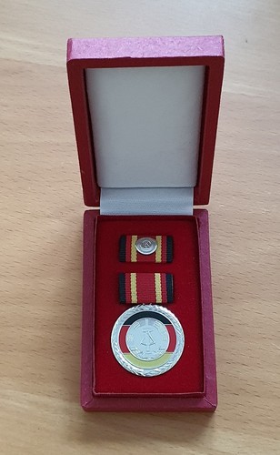Verdienstmedaille der ddr - der, mit