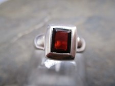 Edler Damen Ring massiv 925 Sterlingsilber Granat rot Rechteck Rg 59/19