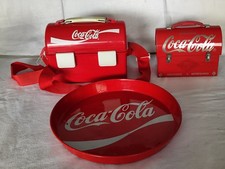 Aus einer Auflösung: Coca Cola 2 Lunchboxen und 1 Tablett als Konvolut