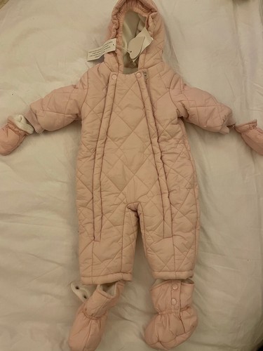 Warmer nagelneuer rosa