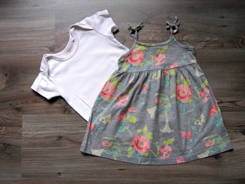 Geblümtes trägerkleid baby - geblümtes,