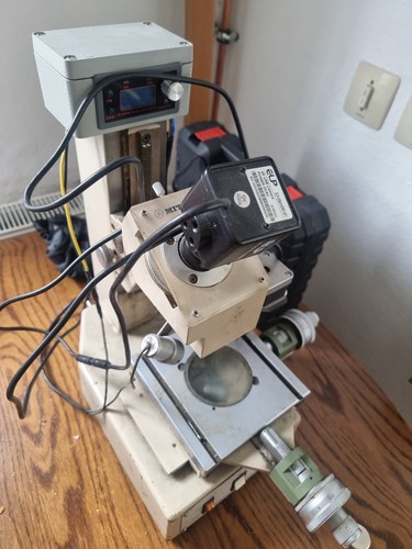 Mitutoyo toolmakers microscope - toolmakers,