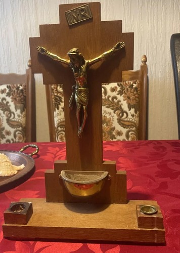 Hausaltar mit kreuz u - kreuz,