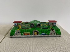 Seltenes Blechspielzeug „W