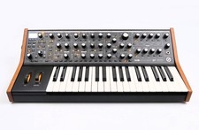 Moog Subsequent 37 Analoger Synthesizer incl Decksave NEUw + 2J GARANTIE