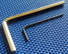 2 Schlüssel   für Innensechskantschrauben  (4,0 mm & 1,5 mm) 