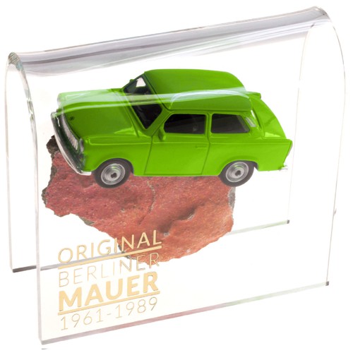 Trabant auf original berliner - original,